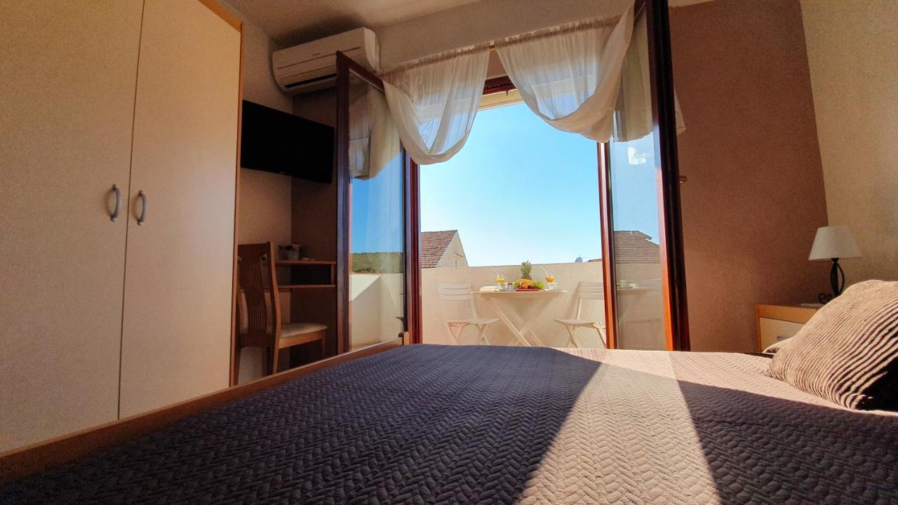 Apartments Sime Sukošan المظهر الخارجي الصورة